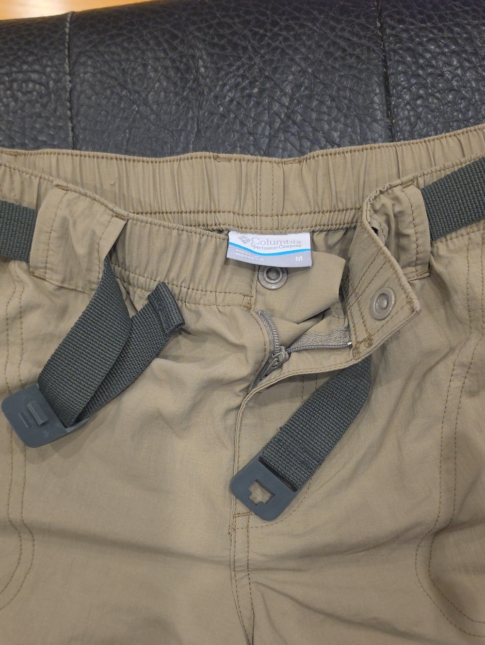 Columbia Women Tan Elastic Waist Outdoor Shorts with Integrated Belt